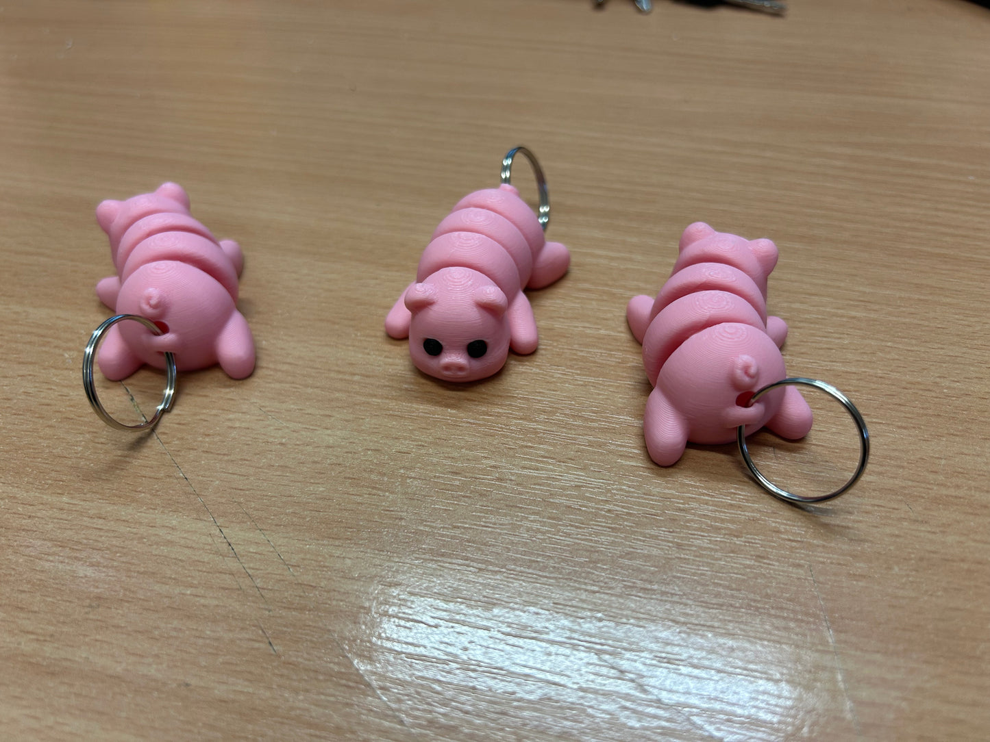 Articulated Pig Key Ring – Sensory and Stress Relief Fidget Toy, Fun & Functional Keychain